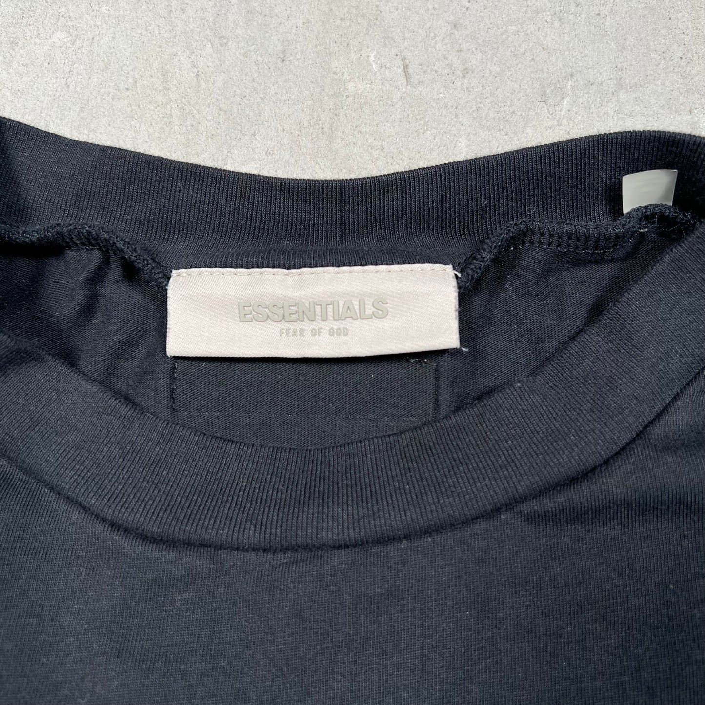 Essentials Fear Of God Black Tee Size Large USED x18012