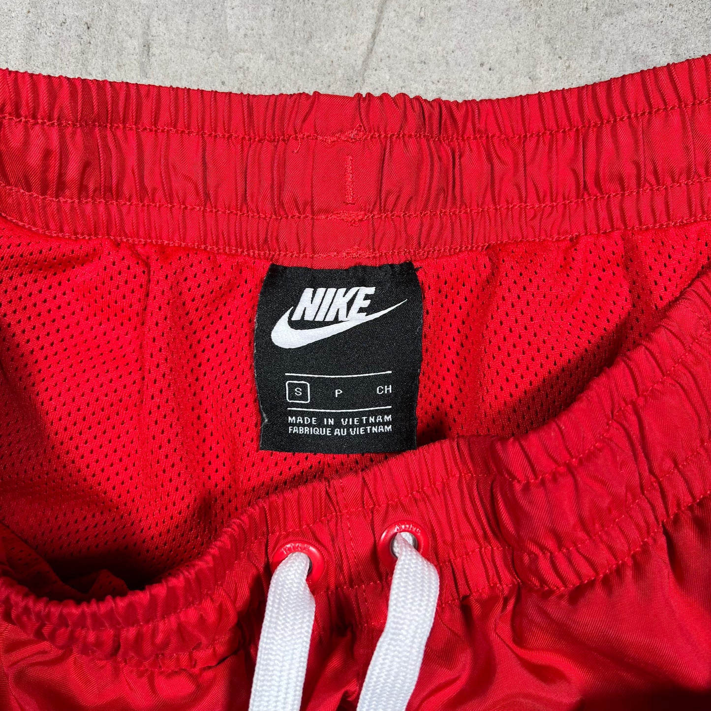 Nike Basic Logo Short Red Size Small USED v19839