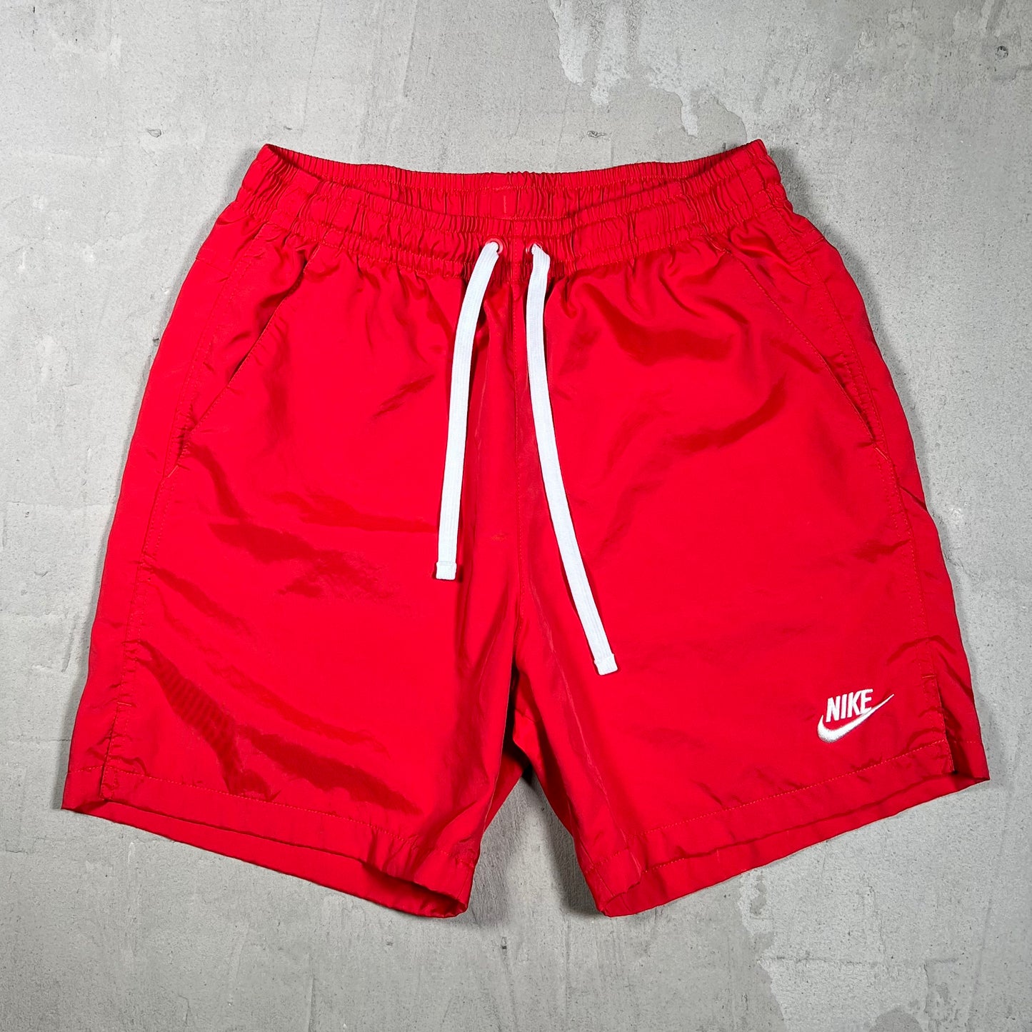 Nike Basic Logo Short Red Size Small USED v19839