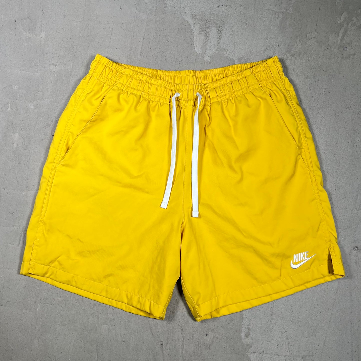 Nike Basic Logo Short Yellow Size Small USED v19838