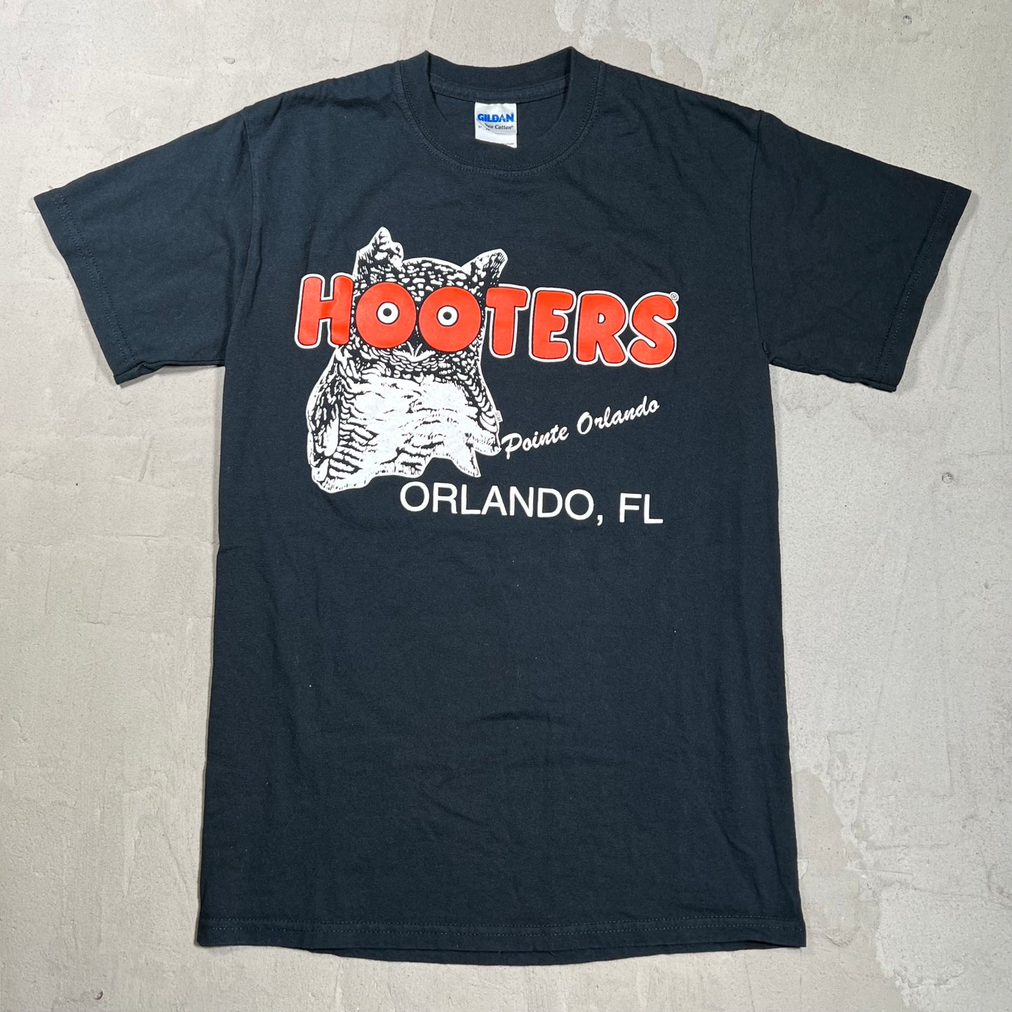 Y2K Hooters Black Orlando Tee SIze Small USED v19835