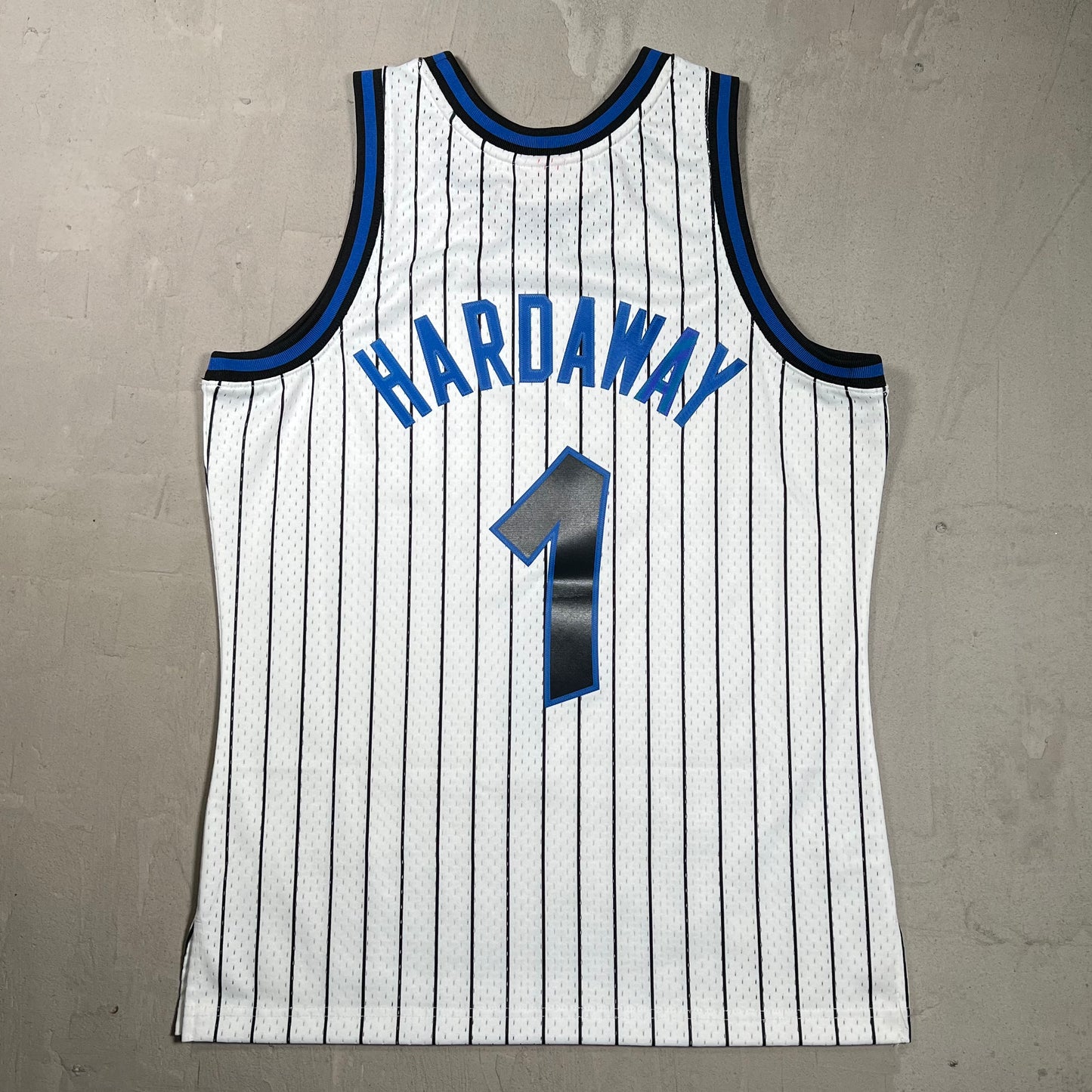 Mitchell & Ness Penny Hardaway White Jersey Size Medium USED v19843