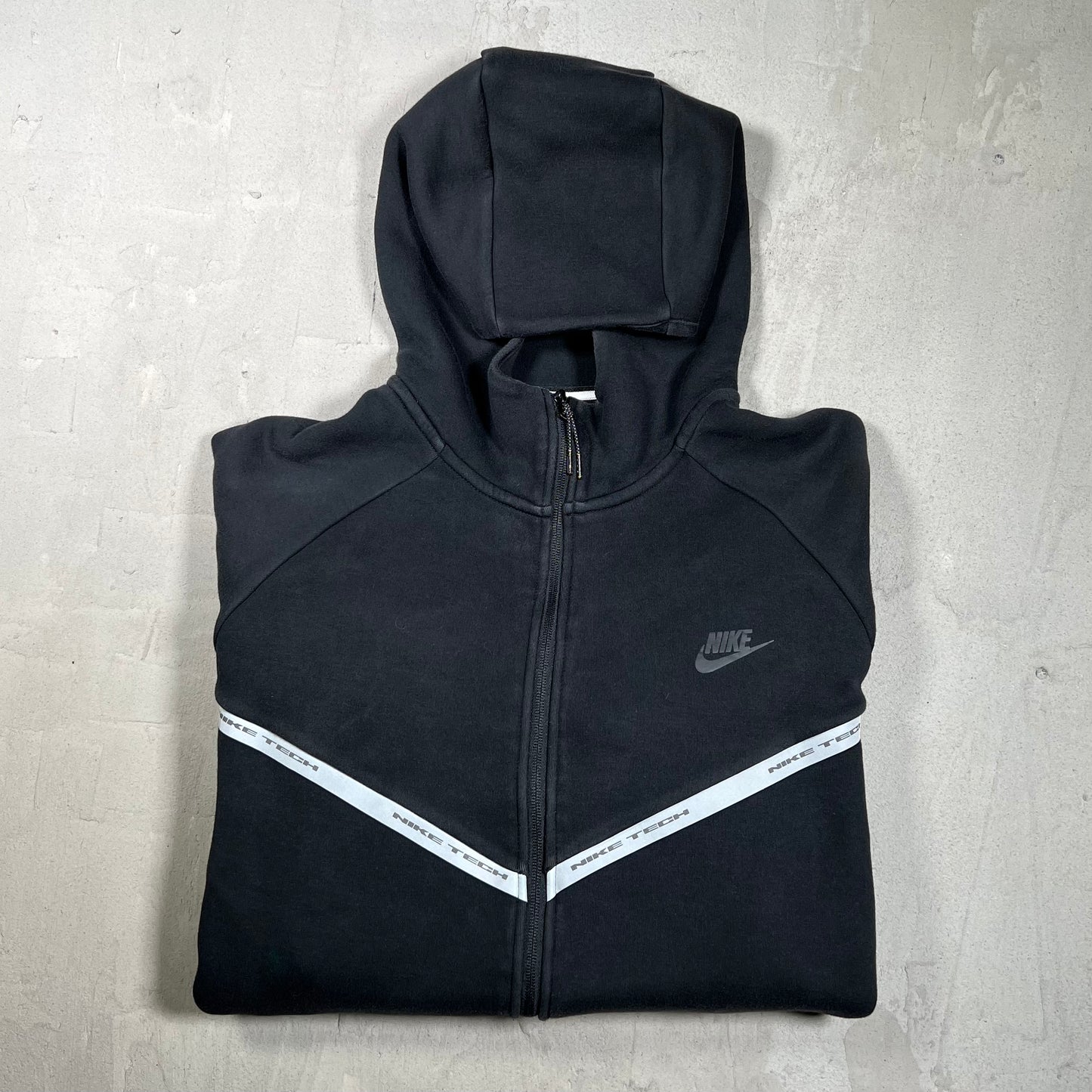 Nike Tech Fleece Black w/ Silver Accent Size XL USED v19845