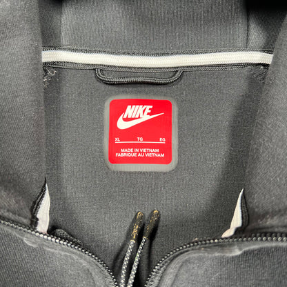 Nike Tech Fleece Black w/ Silver Accent Size XL USED v19845