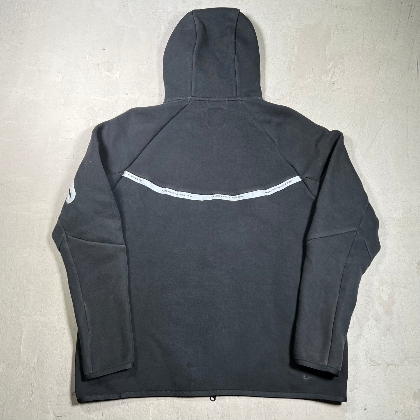 Nike Tech Fleece Black w/ Silver Accent Size XL USED v19845