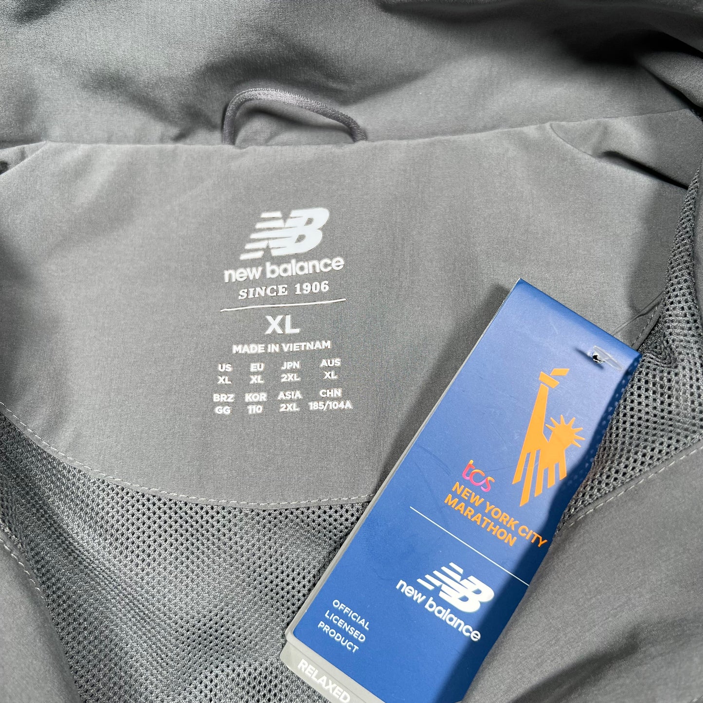 New Balance 2025 NYC Marathon Jacket Grey Size XL NEW v19849