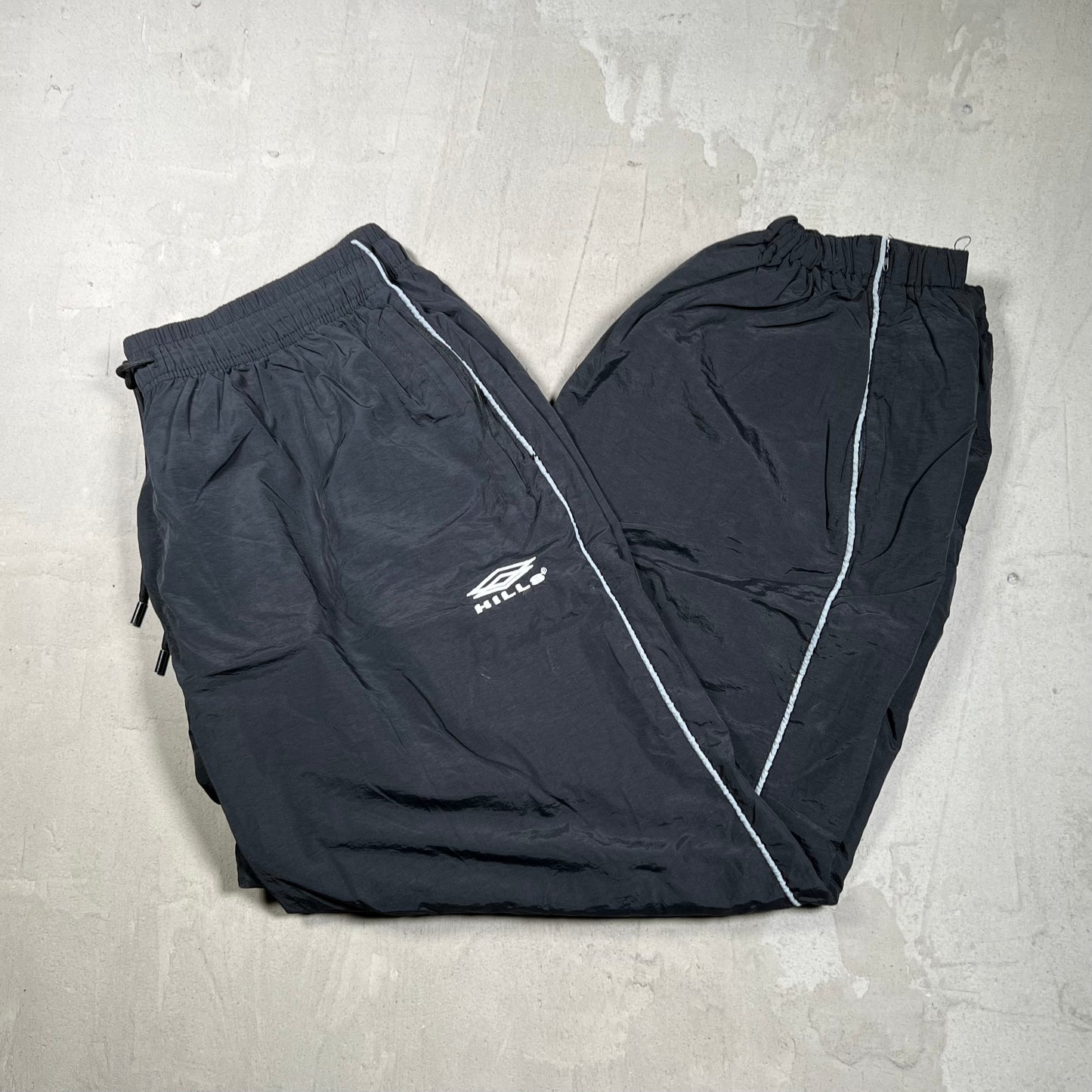 GV Gallery Raspberry Hills Casa De La Black Track Sweatpants Size Large USED x18032