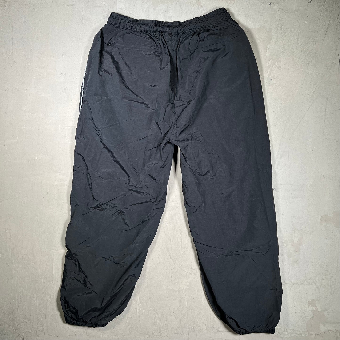 GV Gallery Raspberry Hills Casa De La Black Track Sweatpants Size Large USED x18032