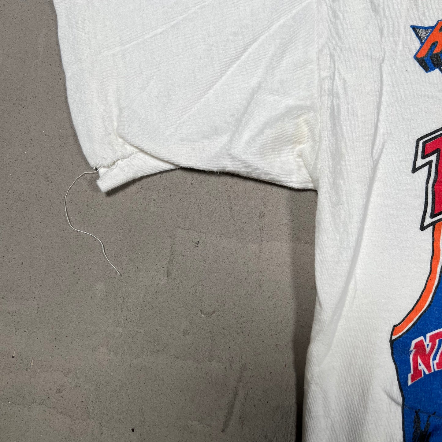 1994 New York "Title Town" White Rangers/Knicks Tee Size Medium USED v19678