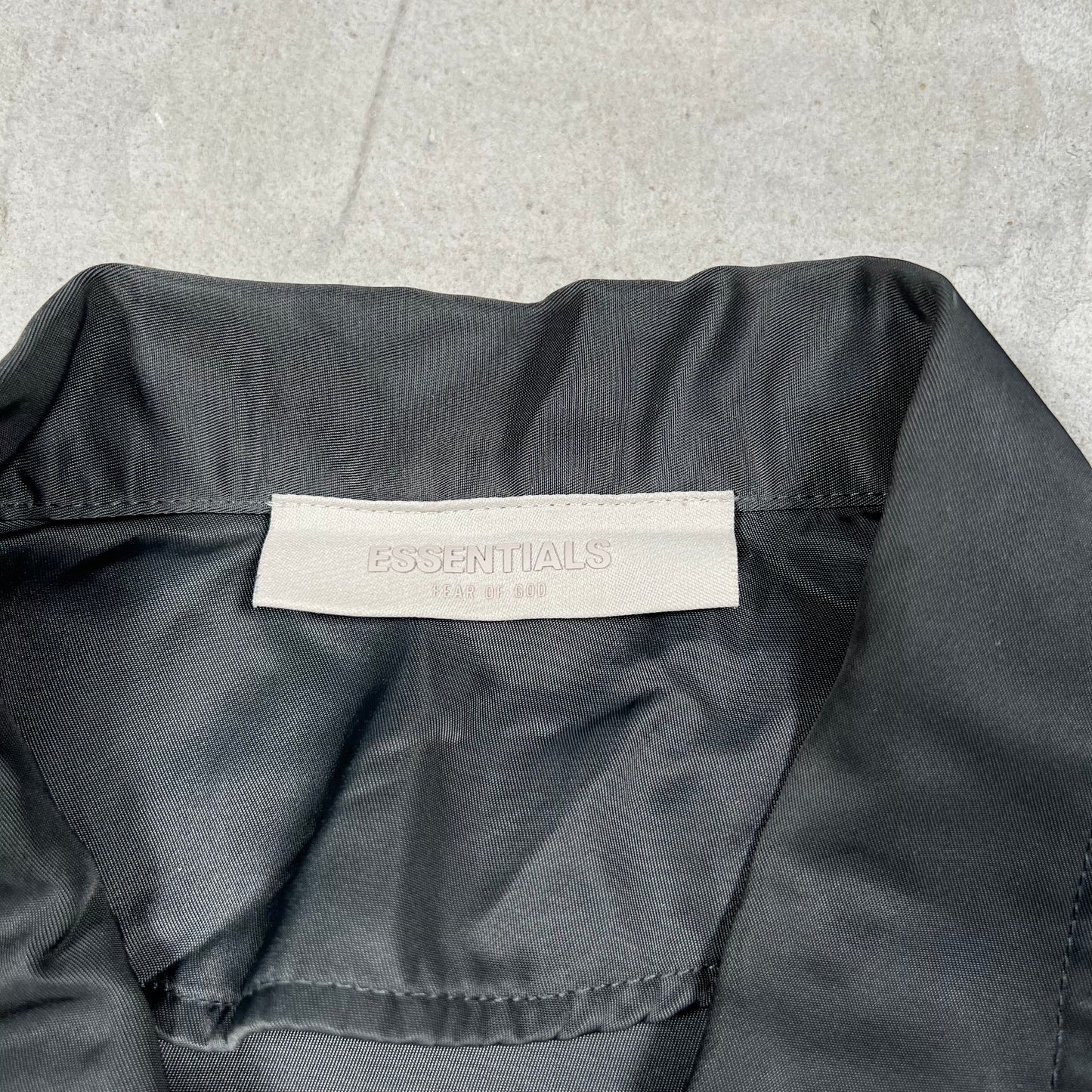 Essentials Fear of God FOG Black Coaches Jacket Size Medium USED x18051