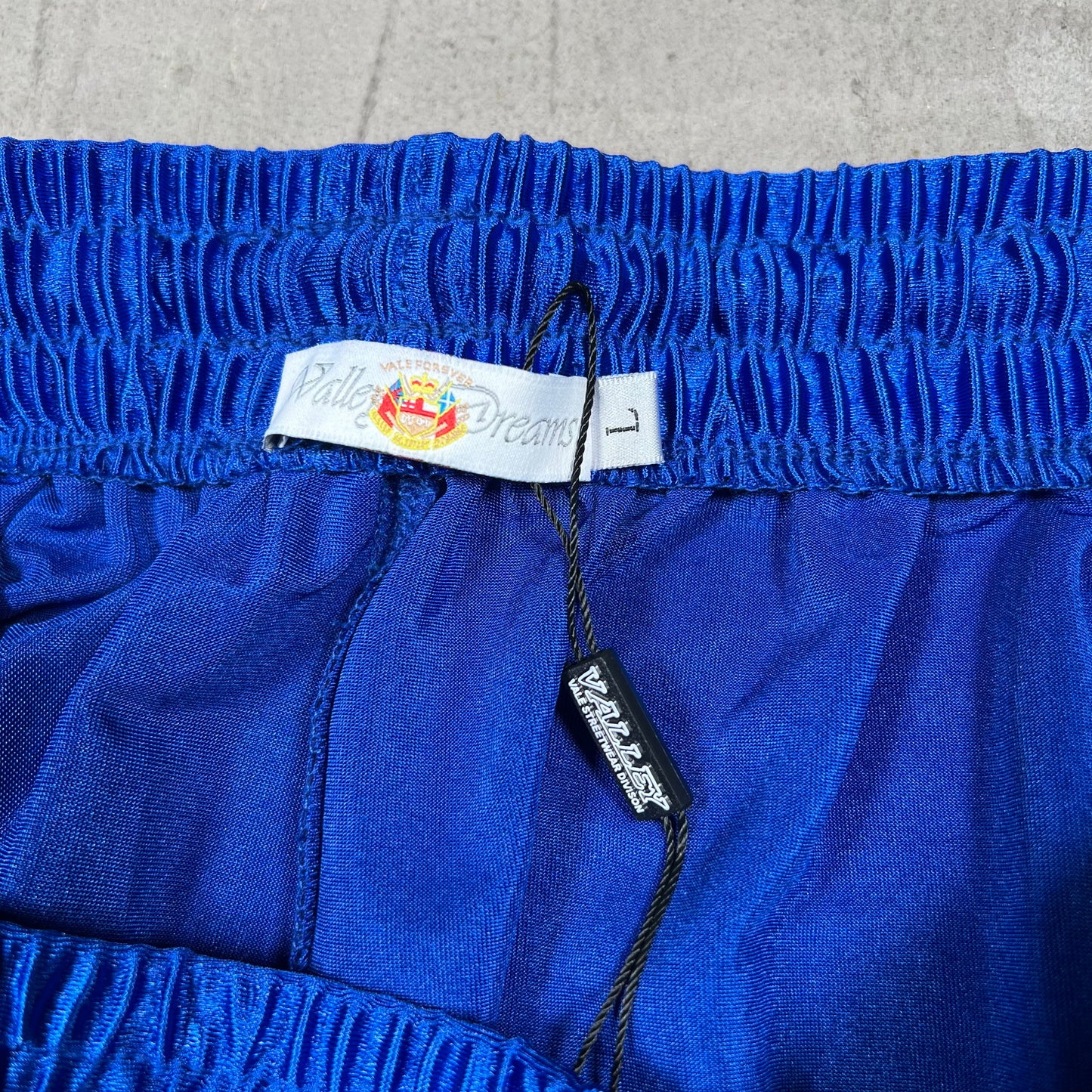 Vale Valley Forever USA Blue Basketball Shorts Size Large NEW x17945