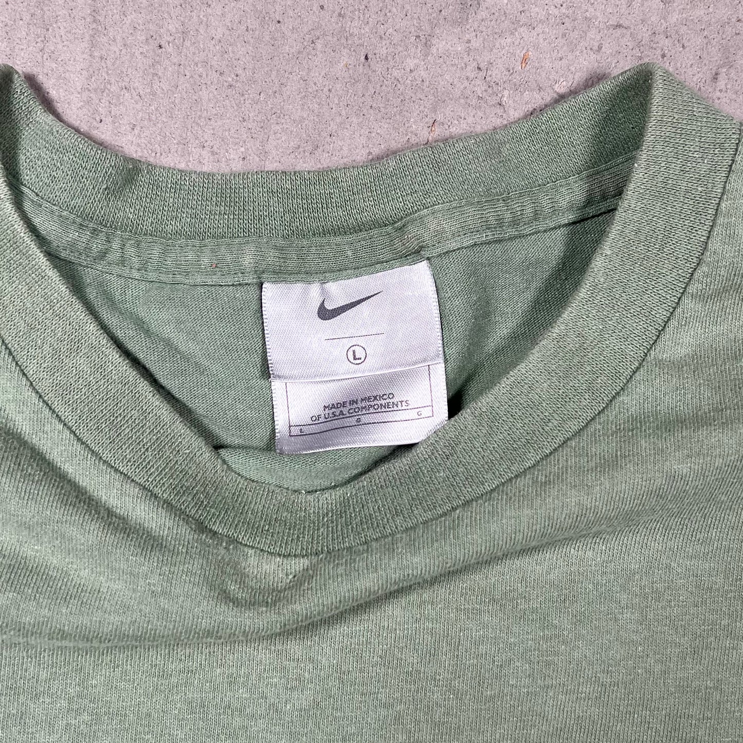 Y2K Nike Silver Tag Light Green Basic Logo Tee Size Large USED v19821