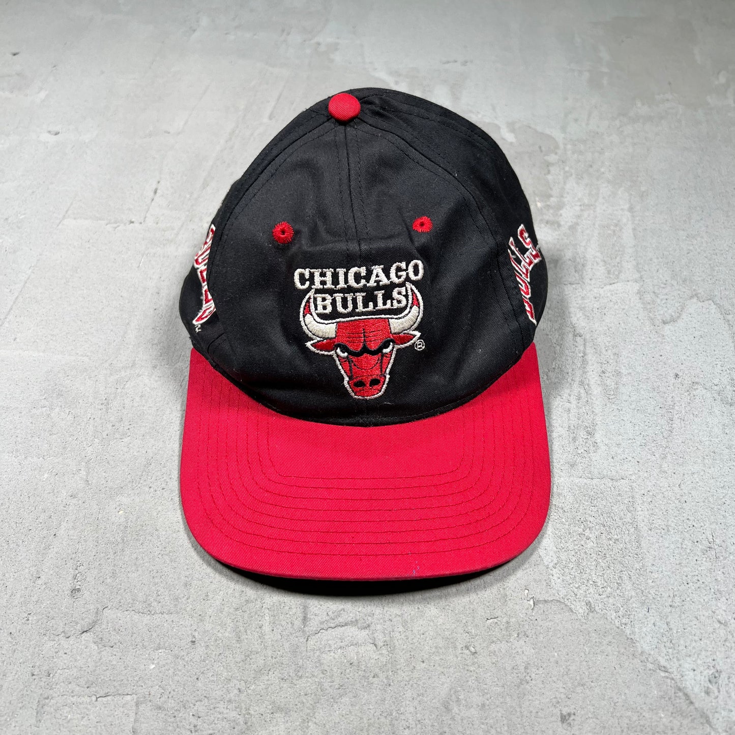 1990s Chicago Bulls Black/Red Snap Back USED v19812
