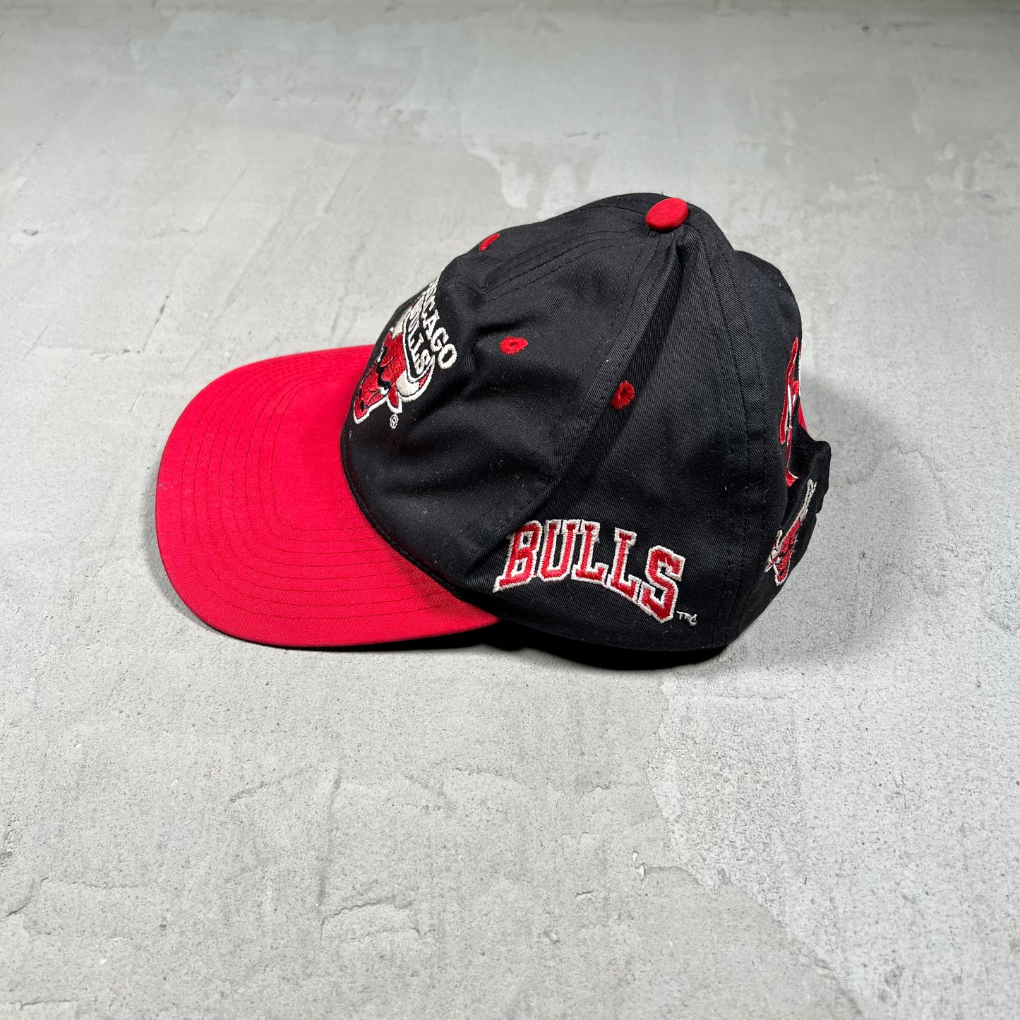 1990s Chicago Bulls Black/Red Snap Back USED v19812