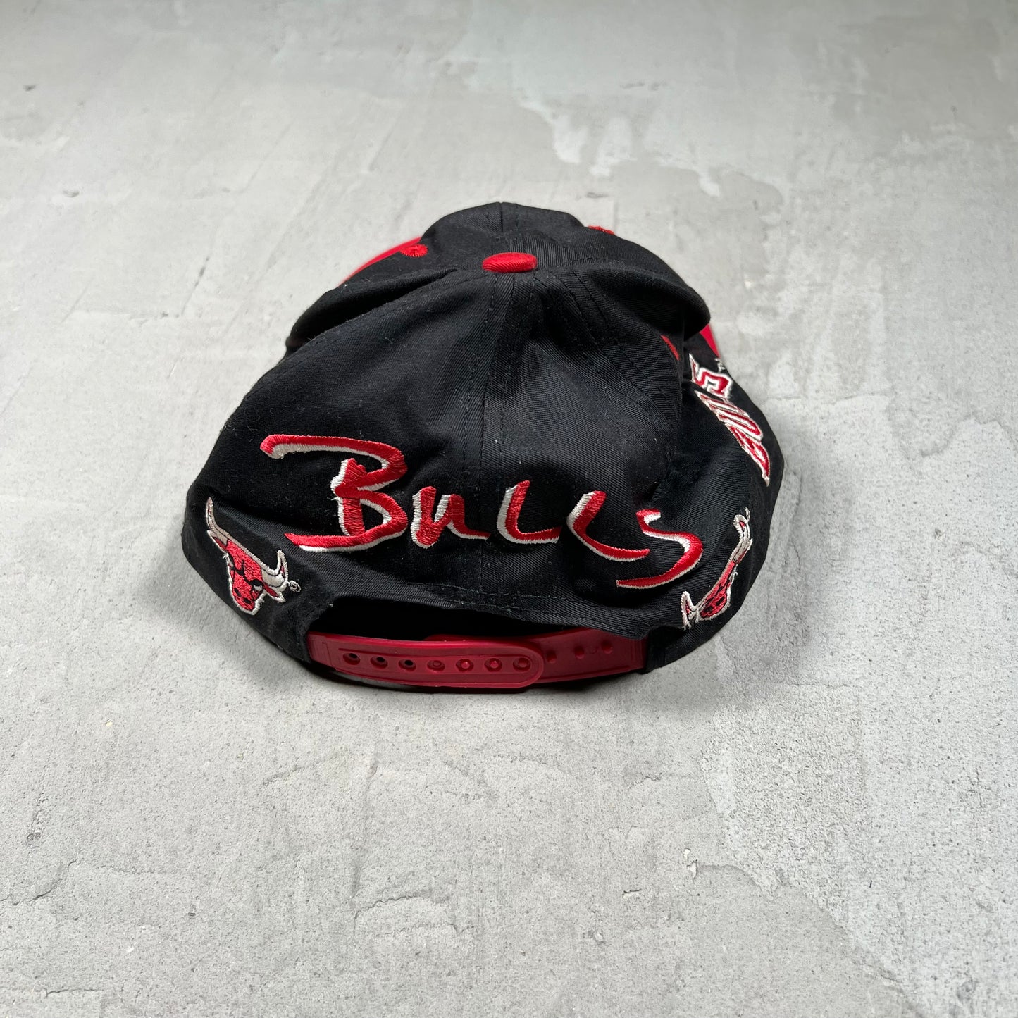 1990s Chicago Bulls Black/Red Snap Back USED v19812