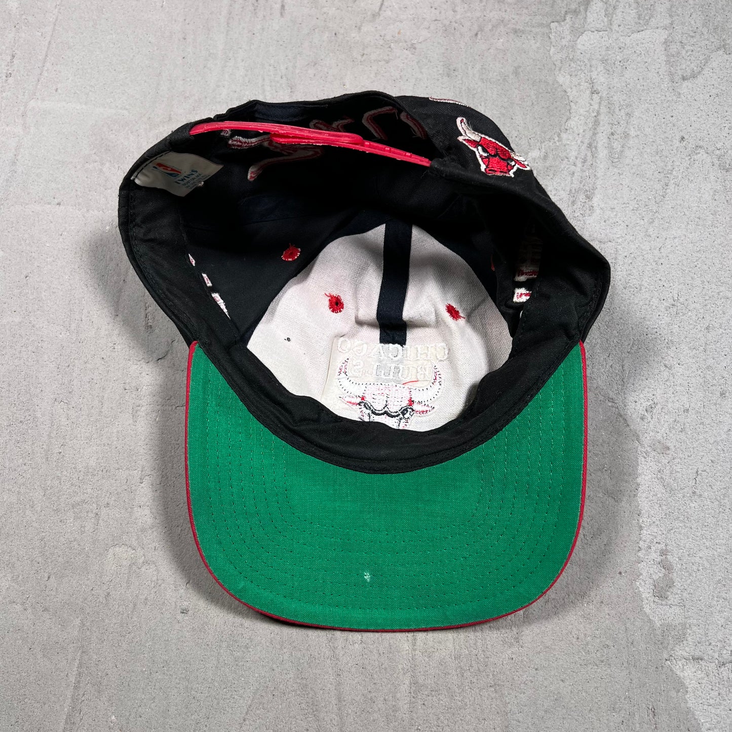1990s Chicago Bulls Black/Red Snap Back USED v19812
