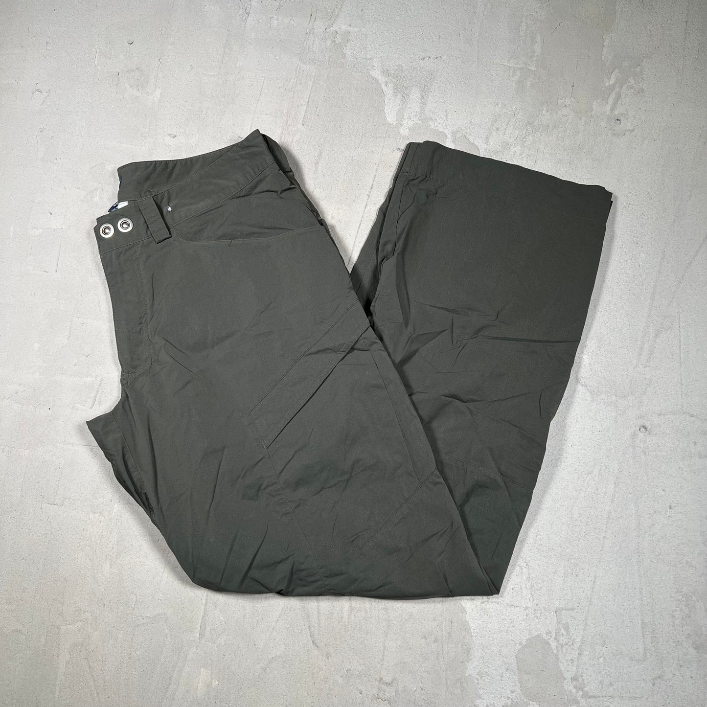Y2K Arcteryx Lightweight Dark Olive Cargo Pants Size 32 USED x18066