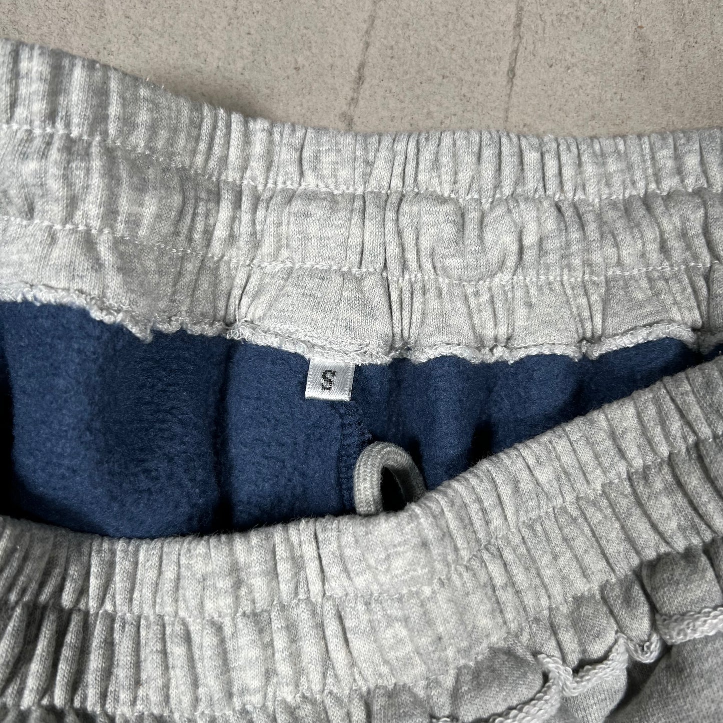 GV Gallery Raspberry Hills Grey Mr Miyagi Sweatpants Size Small USED x18056
