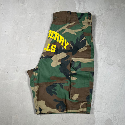 GV Gallery Raspberry Hills Camo Yellow Logoi Shorts Size Small NEW x18068