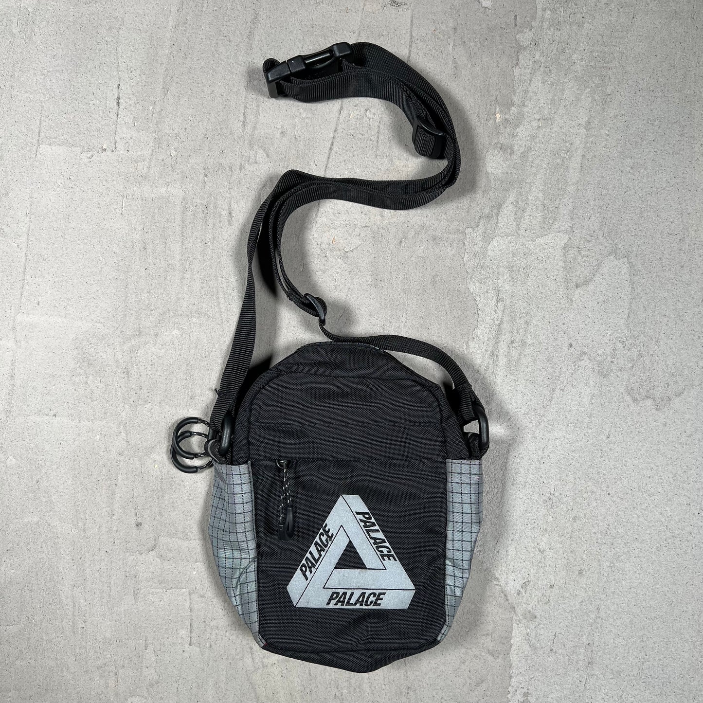 Palace Black/Silver Shoulder Bag USED x18079
