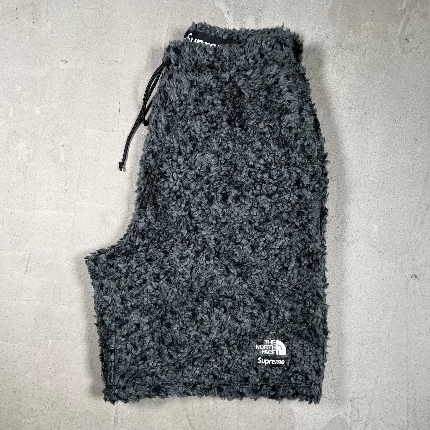 Supreme North Face High Pile Fleece Grey Shorts Size Small USED x18077