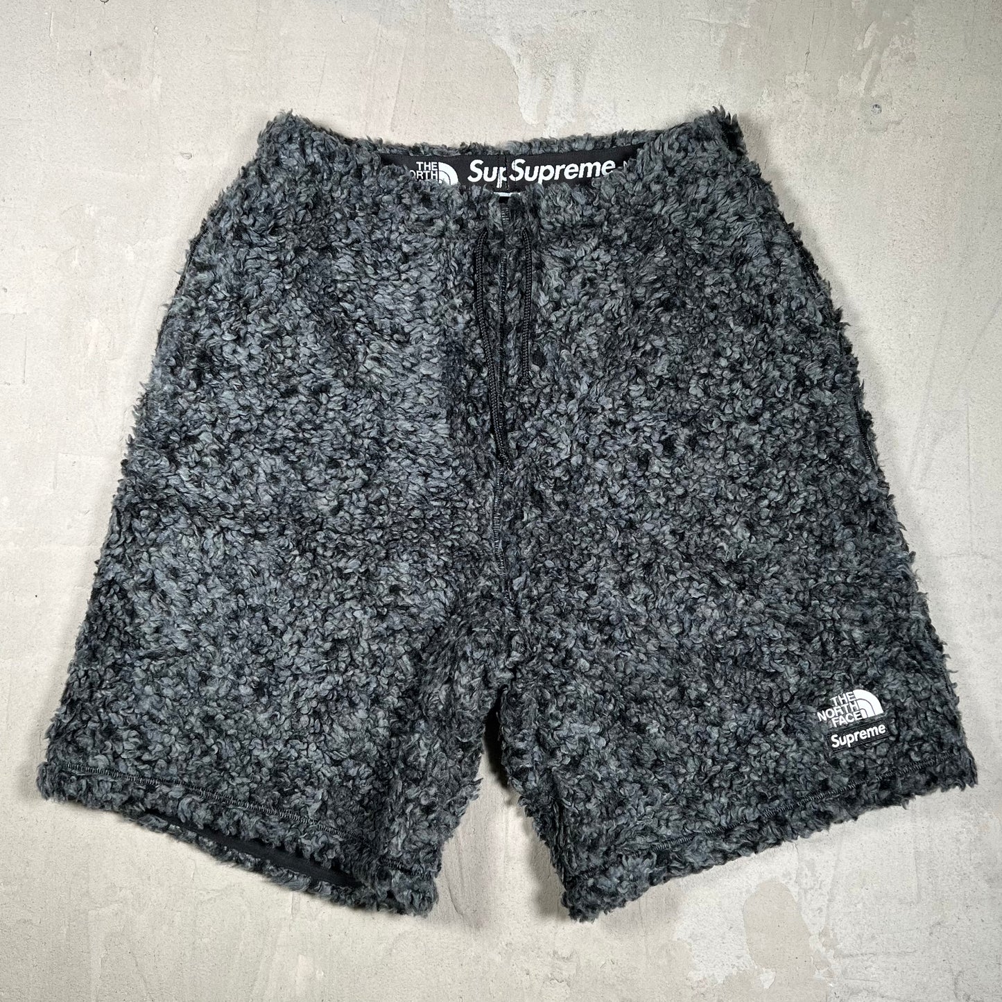 Supreme North Face High Pile Fleece Grey Shorts Size Small USED x18077
