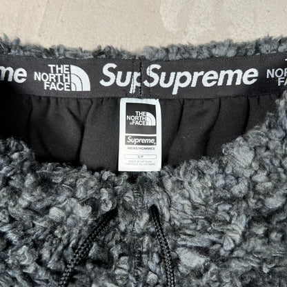 Supreme North Face High Pile Fleece Grey Shorts Size Small USED x18077