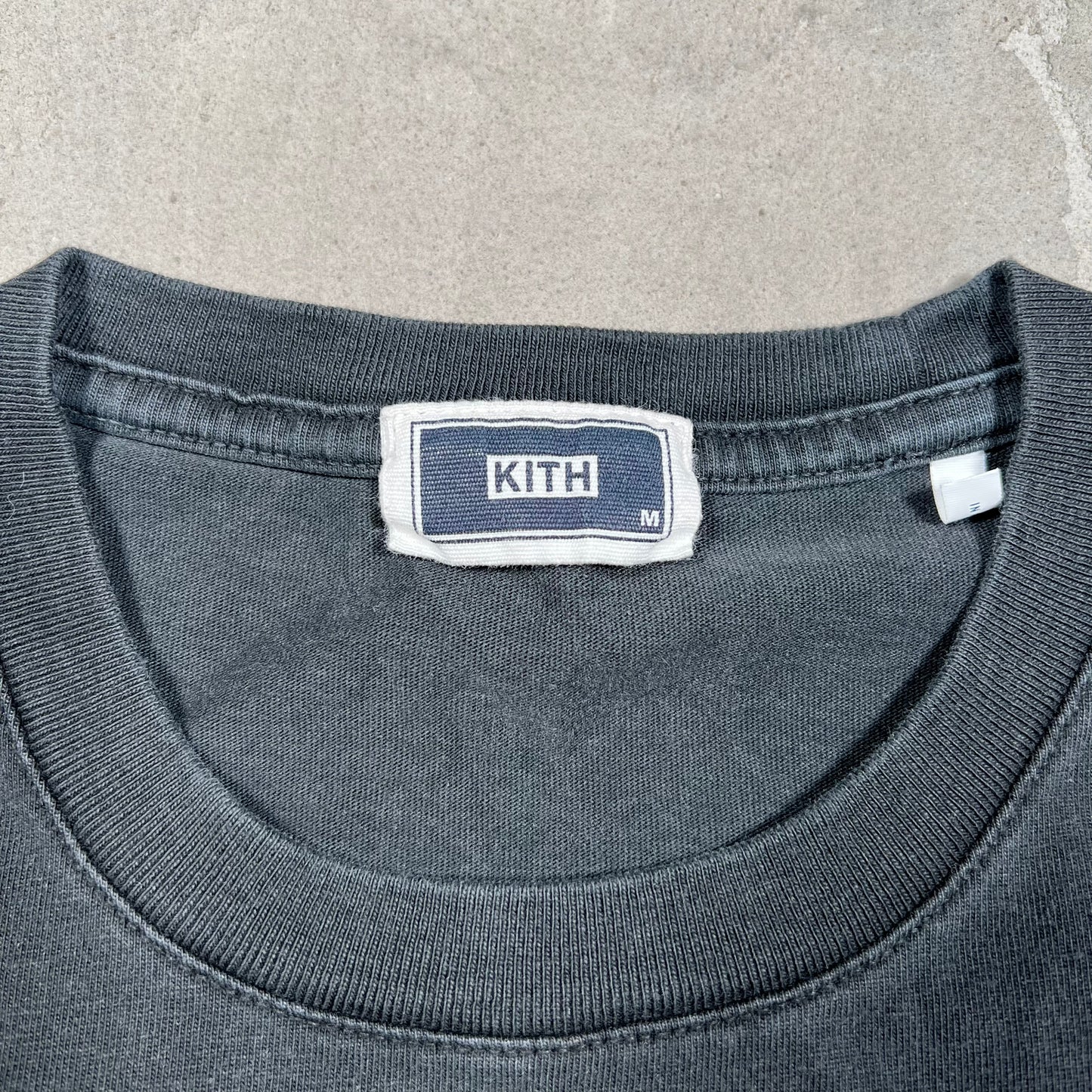 Kith Love Thy City Washed Black Tee Size Medium USED x18092