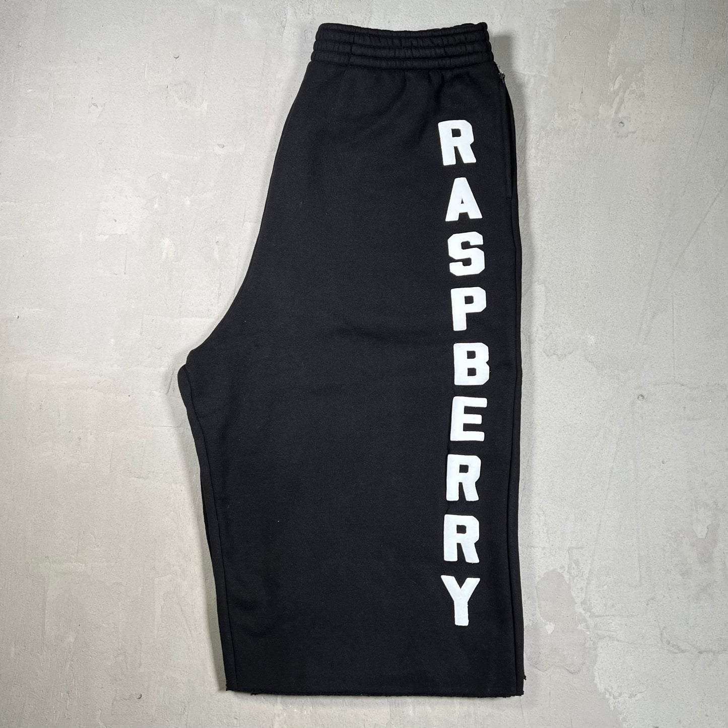 GV Gallery Raspberry Hills 3/4 Weekday Shorts Black Size Medium NEW x18102