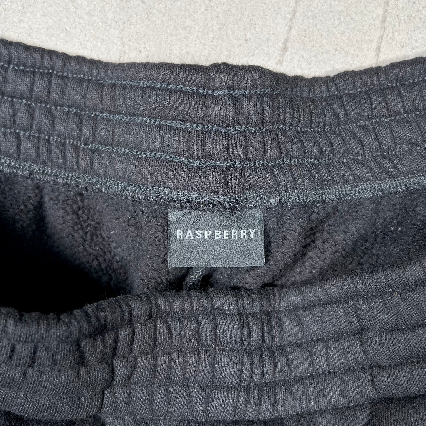 GV Gallery Raspberry Hills 3/4 Weekday Shorts Black Size Medium NEW x18102