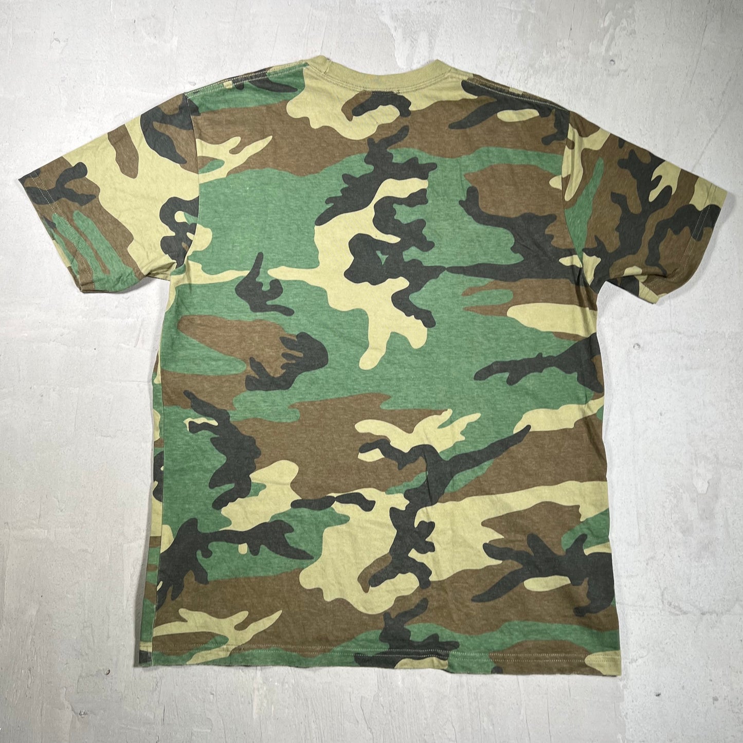 Supreme Arabic Box Logo Camo Tee Size Medium USED x18128