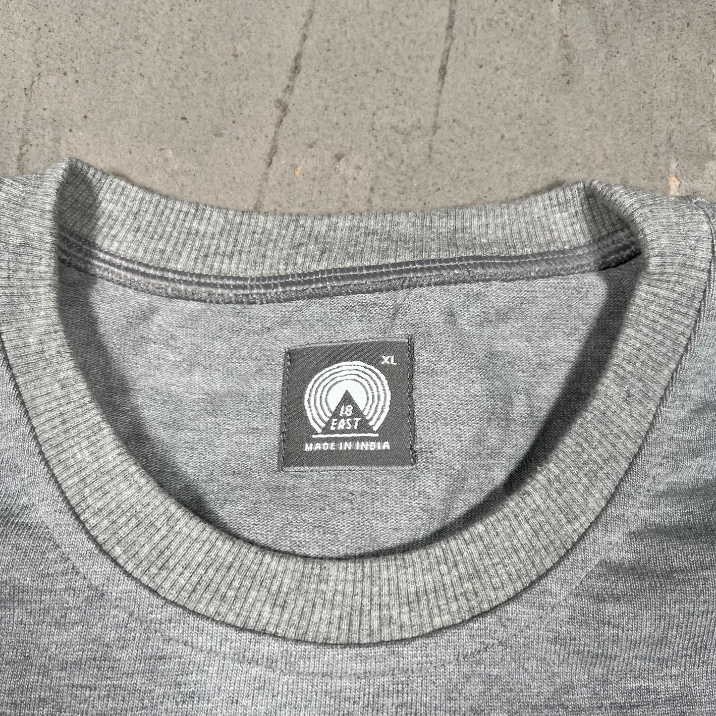 18 East Blank Heavy Weight Grey Tee Size XL USED x18115