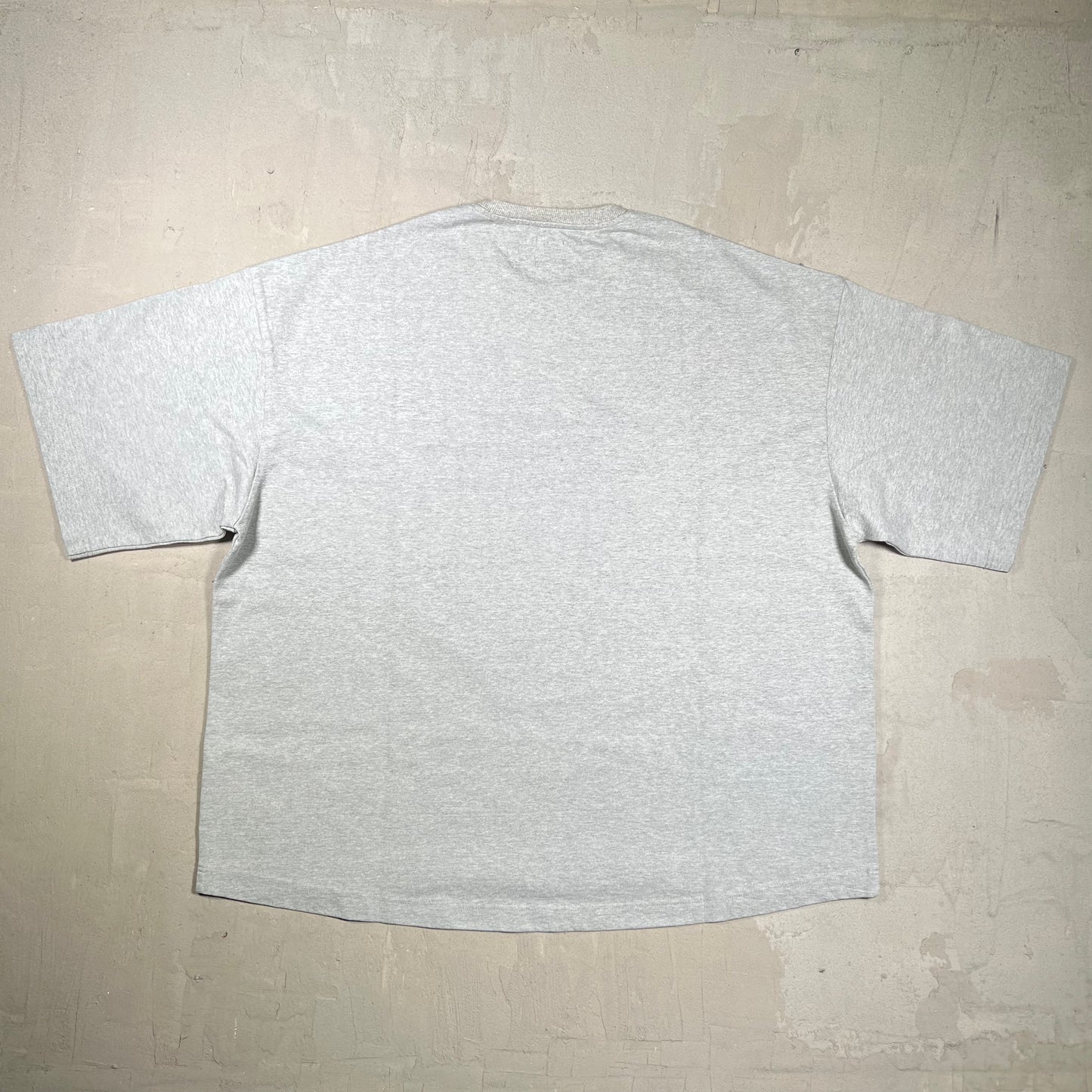 18 East Blank Heavy Weight Grey Tee Size XL USED x18115