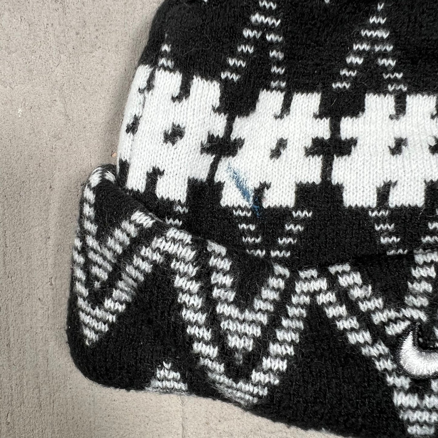 Y2K Nike Jacquard Black/White Beanie USED v19825