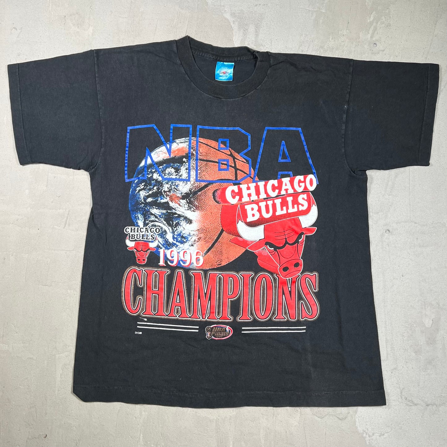 1996 Chicago Bulls Champions Tee Black Size Large USED v19919