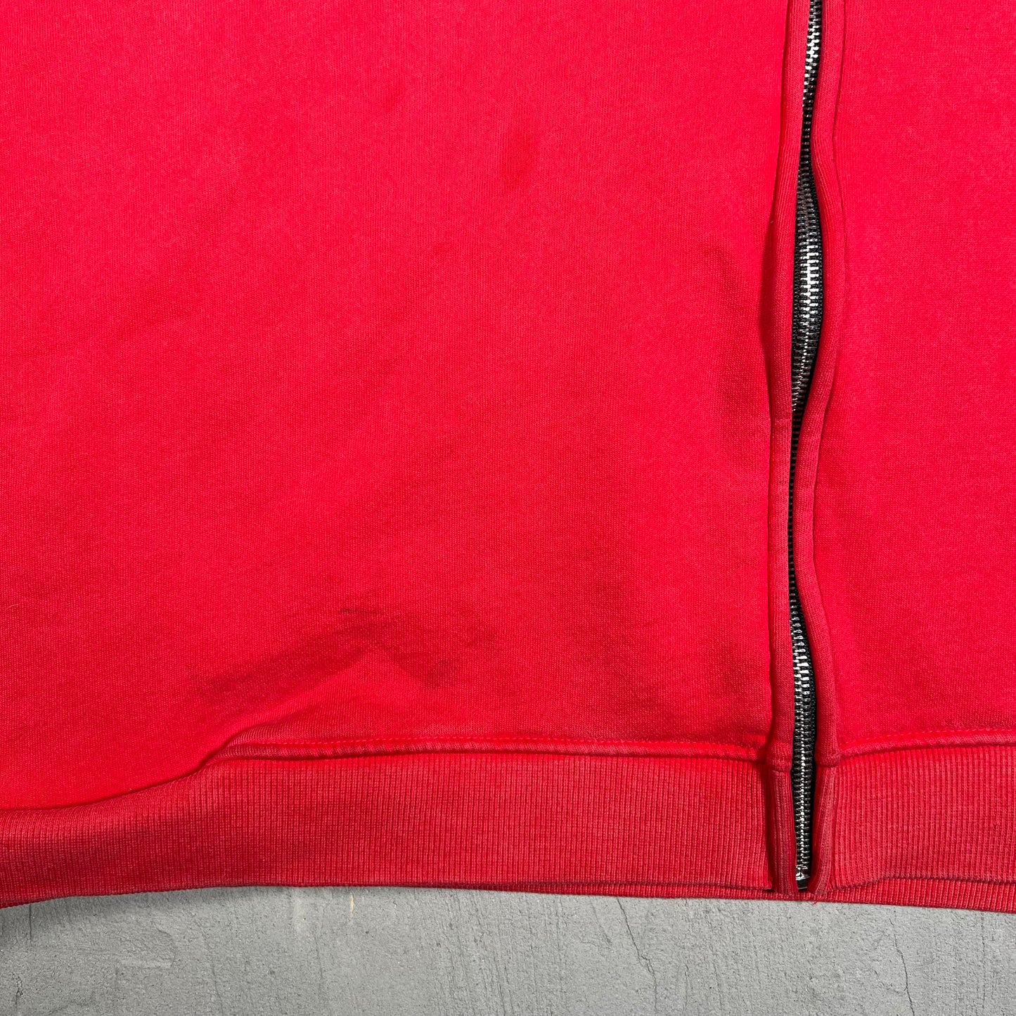 HMDD GV Gallery Raspberry Hills Lychee Red Zip Up Hoodie Size Medium USED x18197