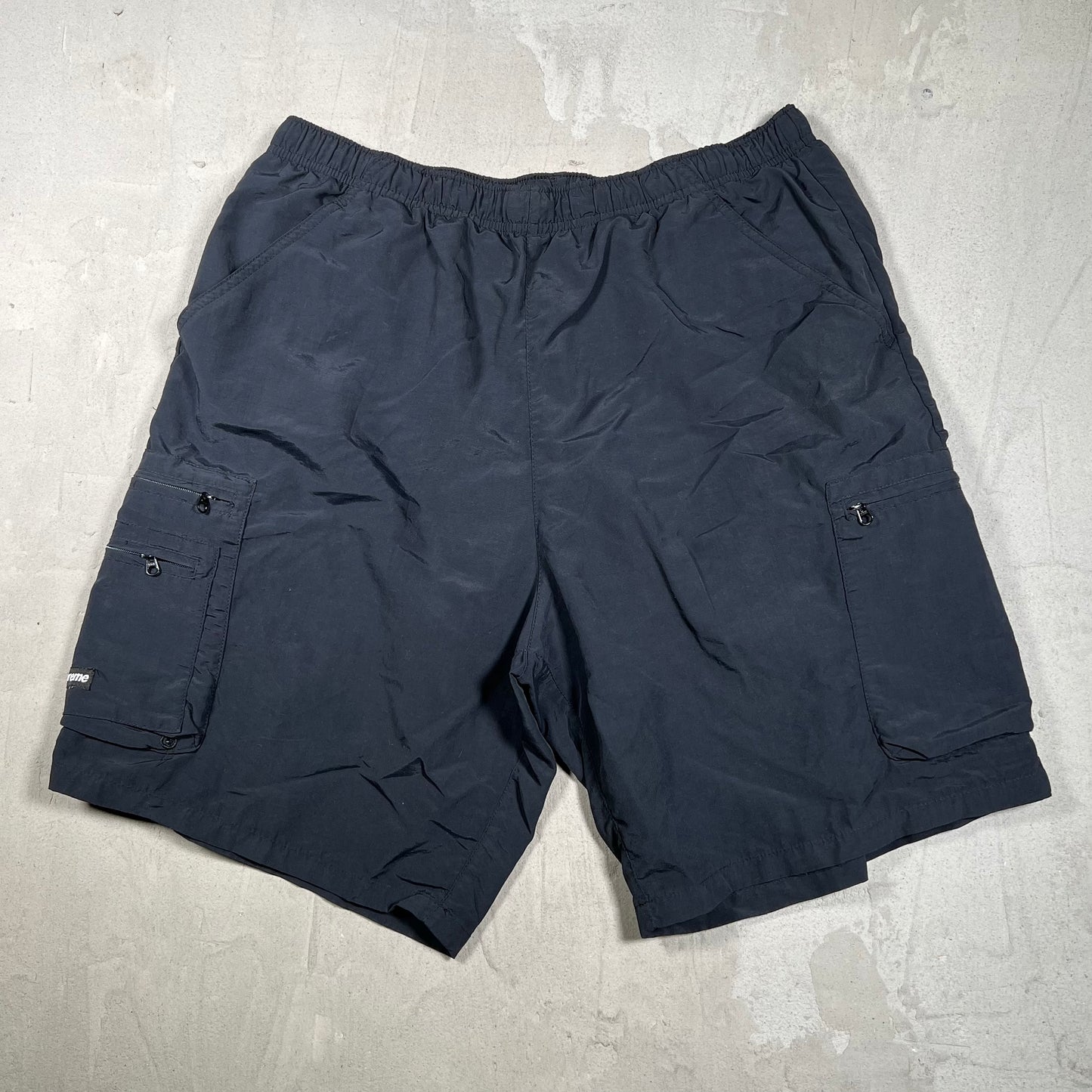 Supreme Cargo Black Water Shorts Size Large USED x18226