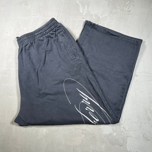 GV Gallery Raspberry Calligraphy Grey Sweatpants Size XXL USED x18223