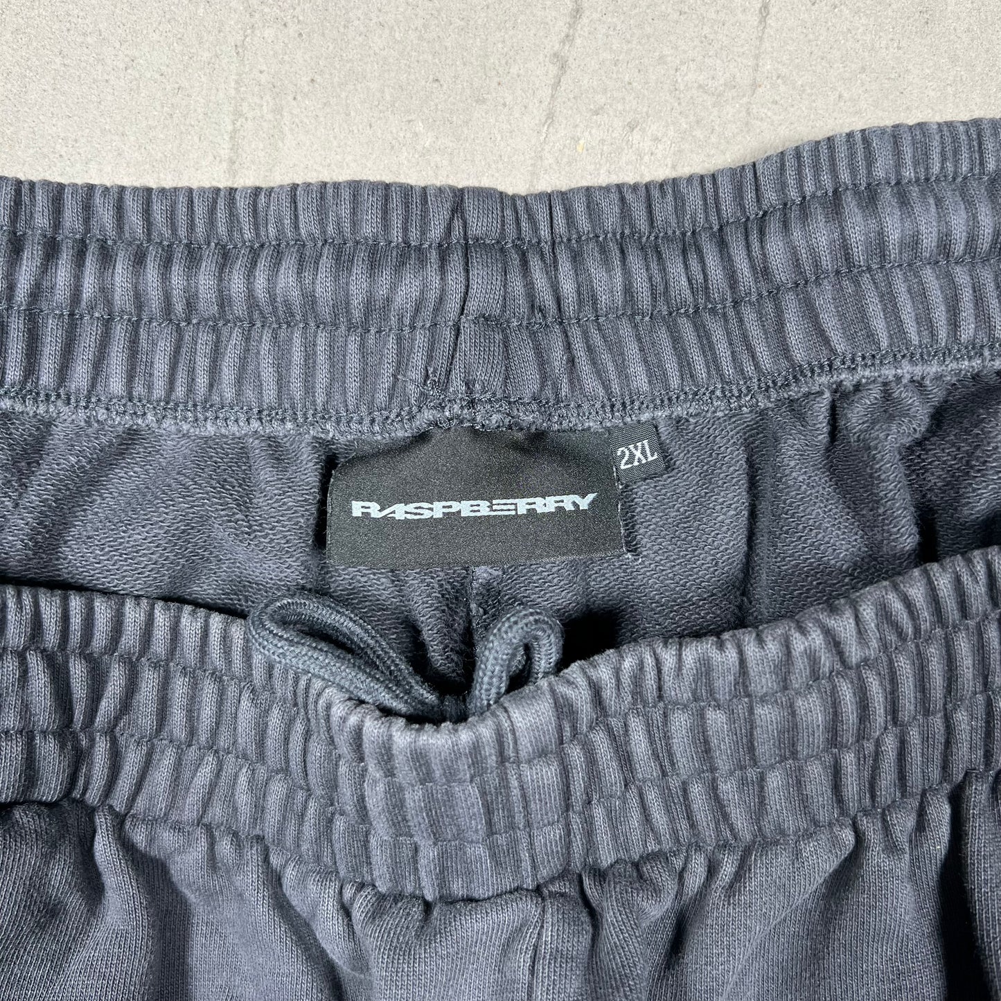 GV Gallery Raspberry Calligraphy Grey Sweatpants Size XXL USED x18223