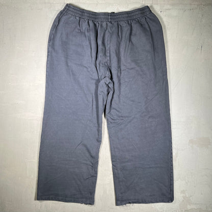 GV Gallery Raspberry Calligraphy Grey Sweatpants Size XXL USED x18223