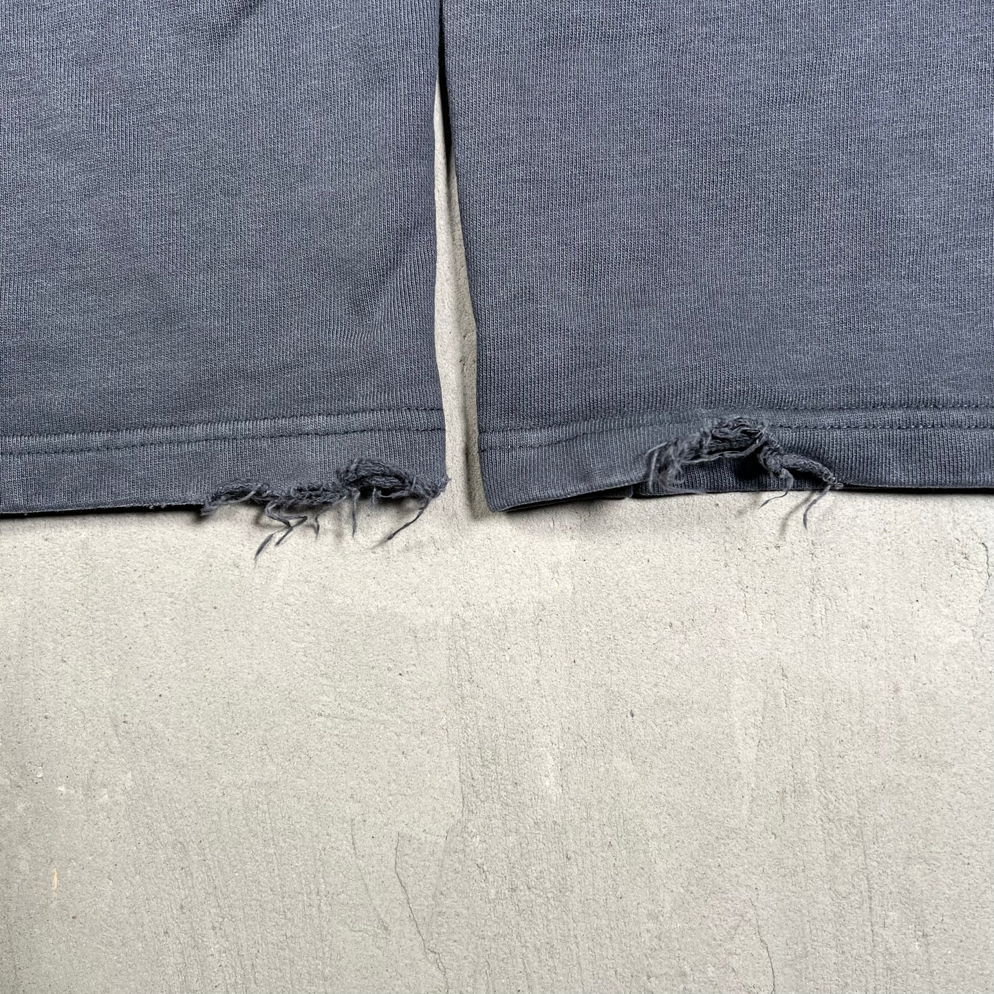 GV Gallery Raspberry Calligraphy Grey Sweatpants Size XXL USED x18223
