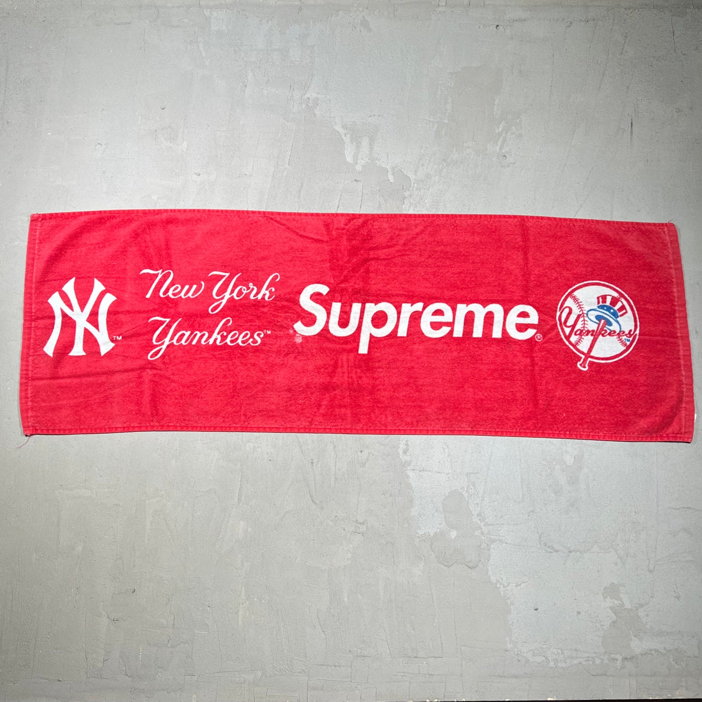 Supreme New York Yankees Red Hand Towel (2015) USED x18086