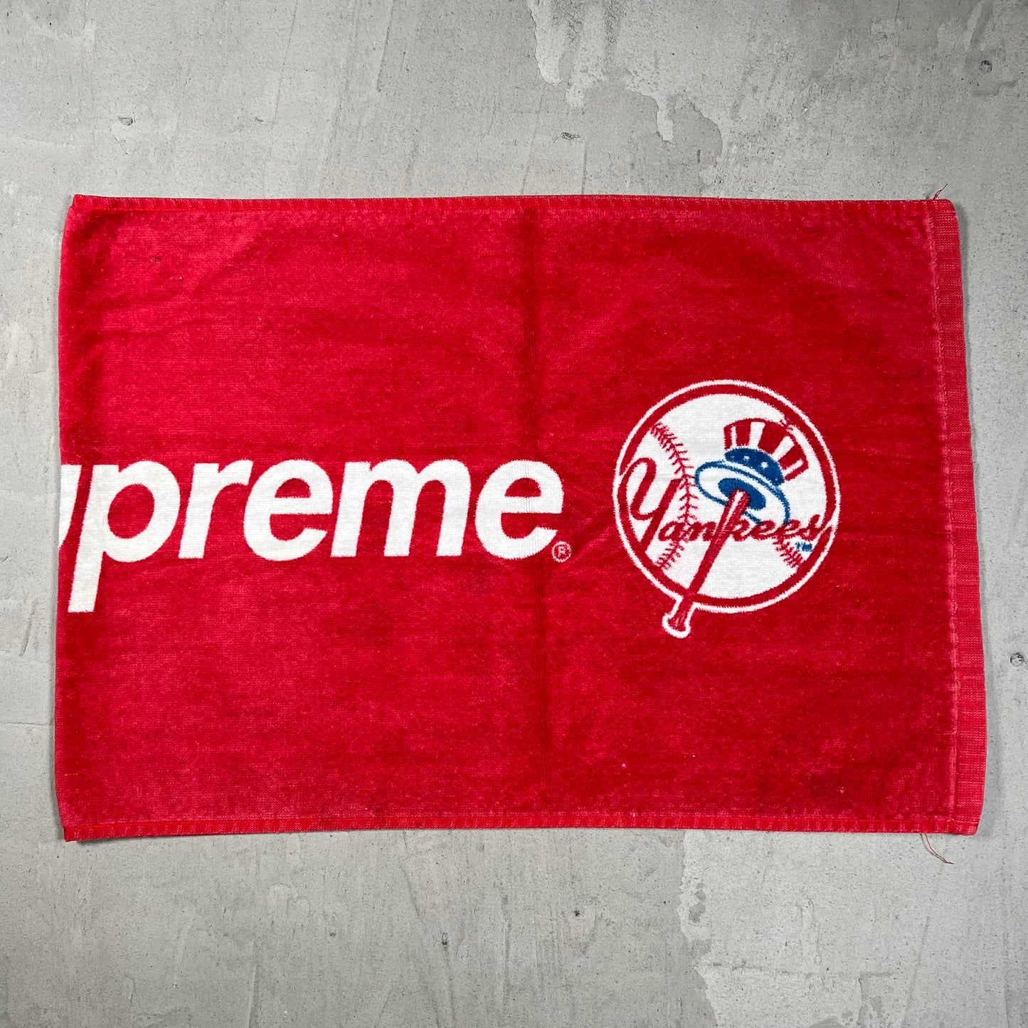 Supreme New York Yankees Red Hand Towel (2015) USED x18086