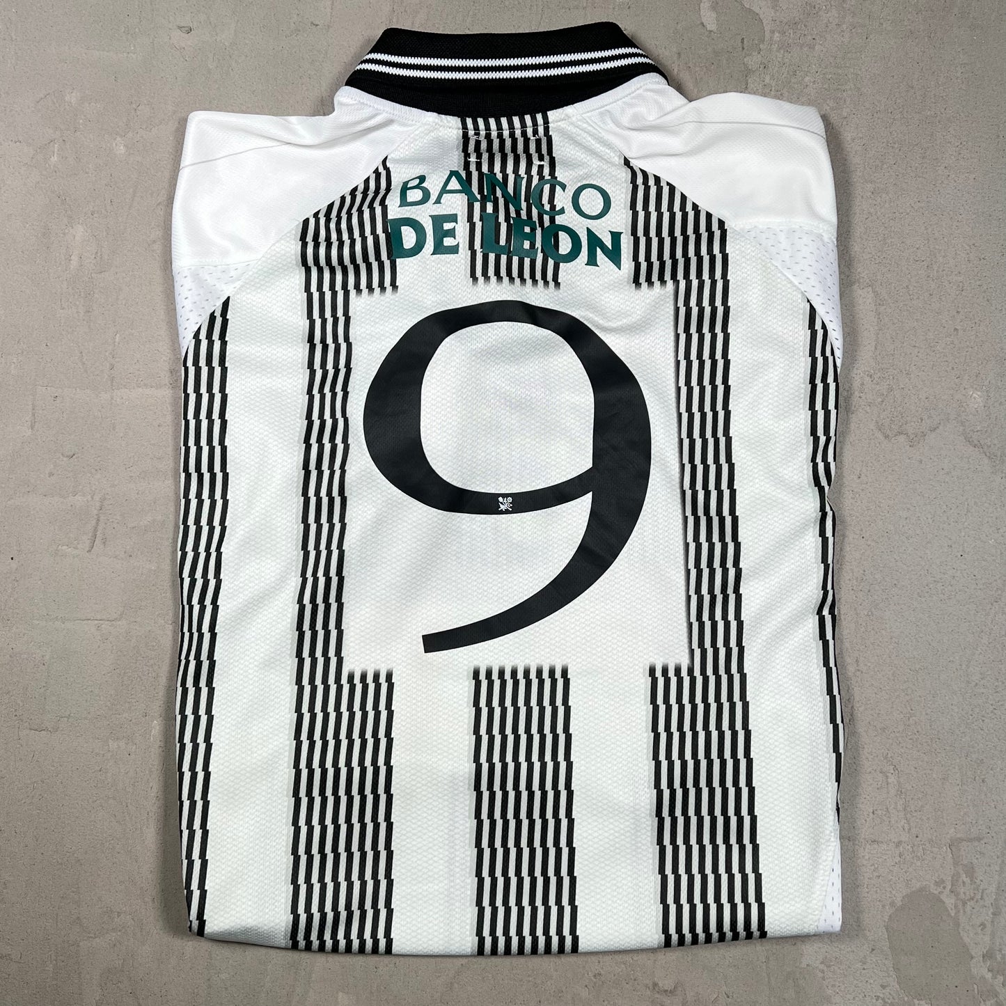 Aime Leon Dore ALD Team Leon White Soccer Jersey Size Small USED x18301