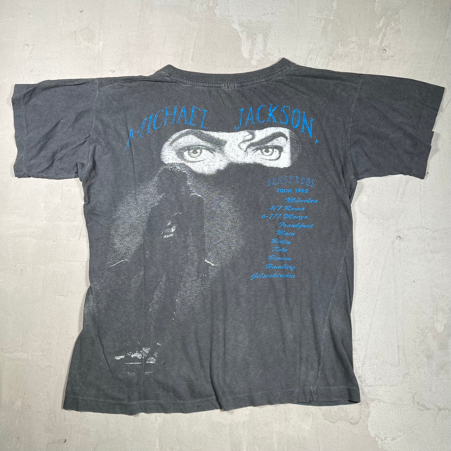 1992 Michael Jackson Dangerous Black Tour Tee Size Small USED v19999