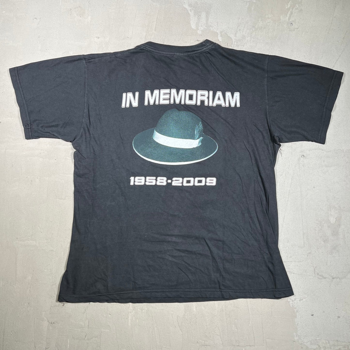 2009 Michael Jackson Memorial Tee Size XL USED v20008