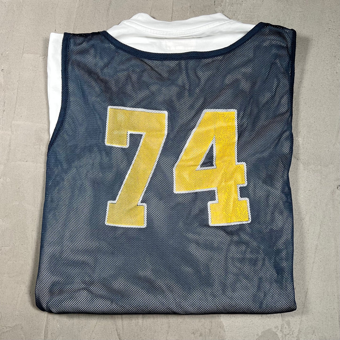 74 Is War Blue Basketball Jersey White Tee Size Large USED x18313