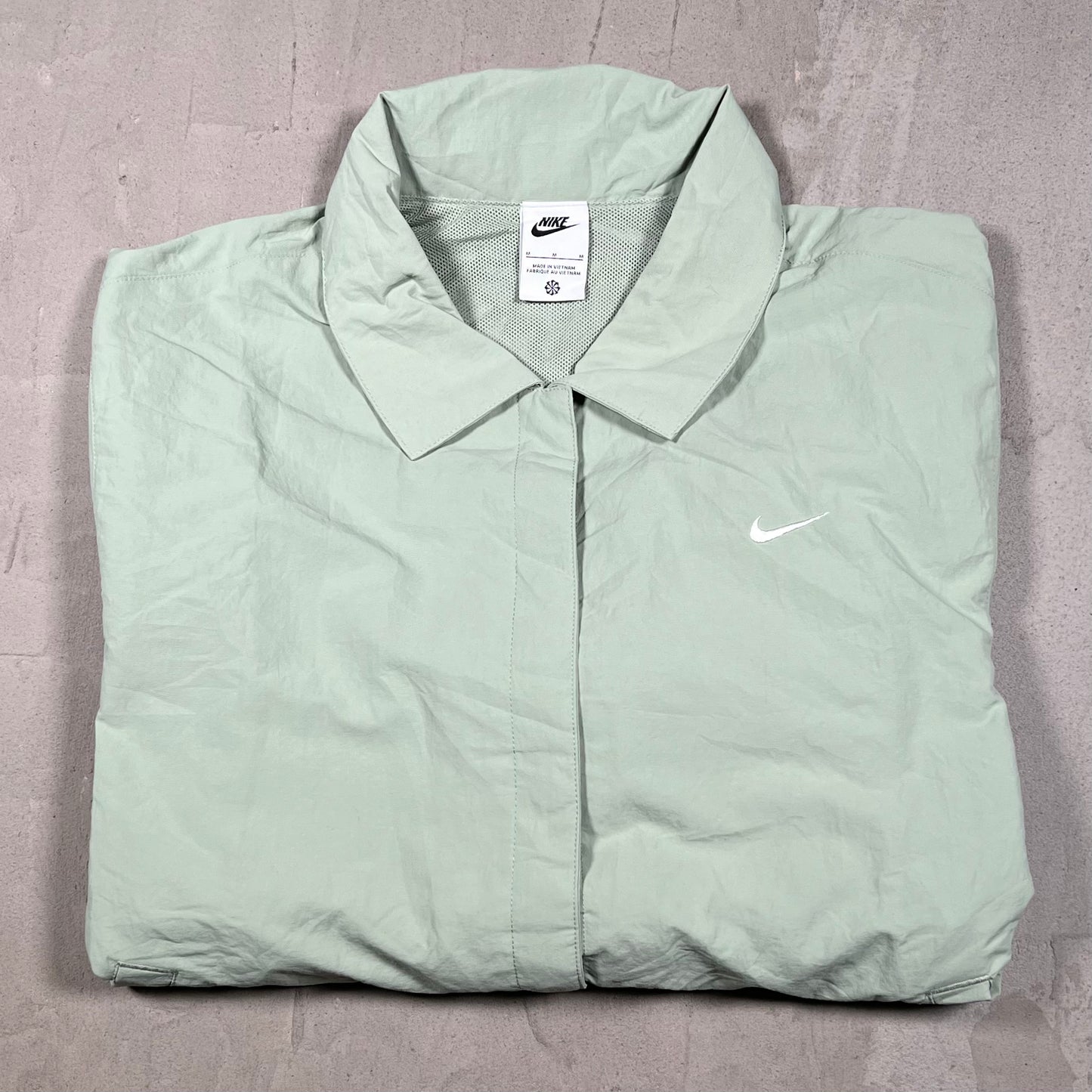 Nike Sage Green Coach's Jacket Size Medium USED v19985
