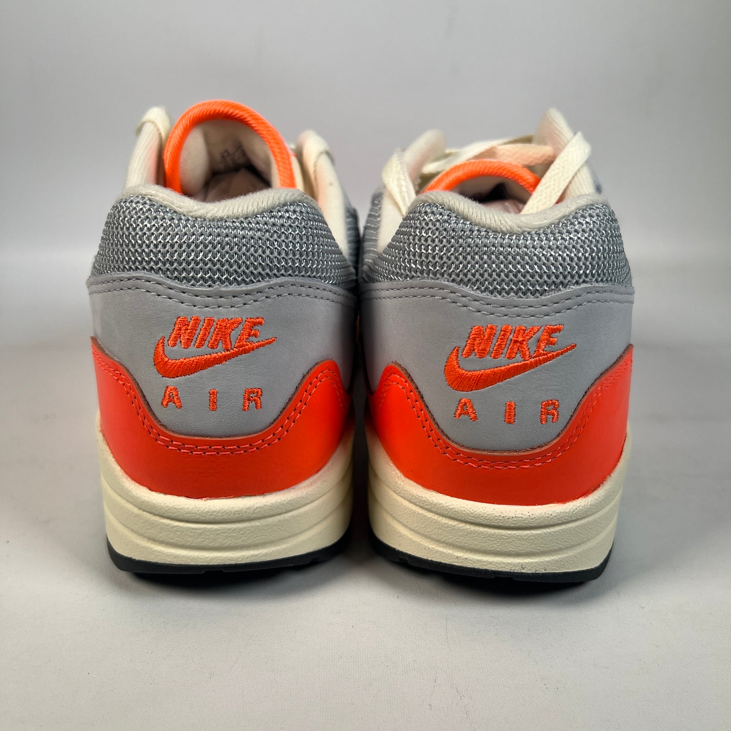 Nike Air Max 1 Patta Waves Hyper Crimson Pure Platinum (2026) Size 8.5 NEW s22645