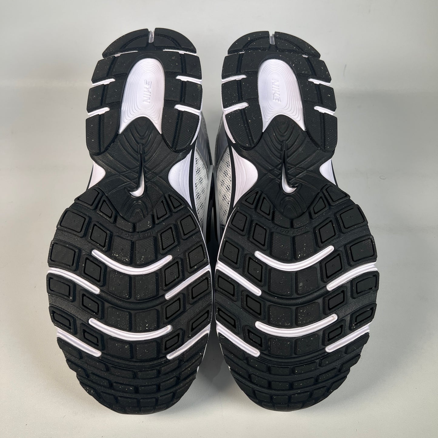 Nike V5 RNR White Vast Grey (2025) Size 10.5 USED s22610